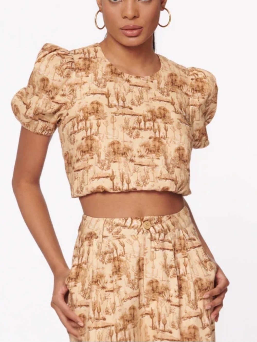 New! CAMI NYC Flor Crop Top in Desert Size XS
•